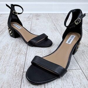 STEVEN MADDEN 7.5 leather Indie Black Ankle Strap Heels